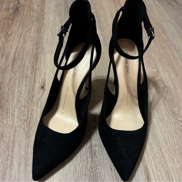 Gianni Bini Black Suede Cut-Out Ankle Strap Pointed Toe Heels Size 9 EUC - Picture 8 of 13